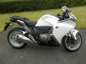 11 VFR1200