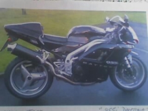 03 Triumph Daytona 955i